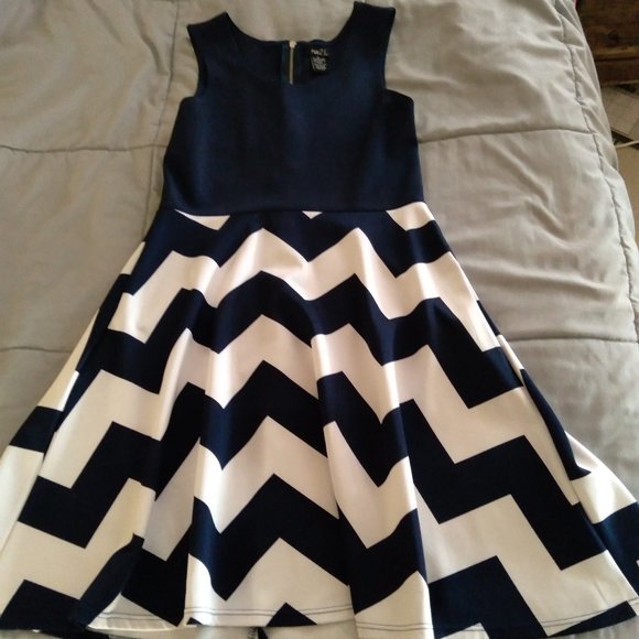 Dress - Picture 1 of 1